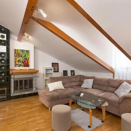 Apartment Carela 2bdr By Irundo *